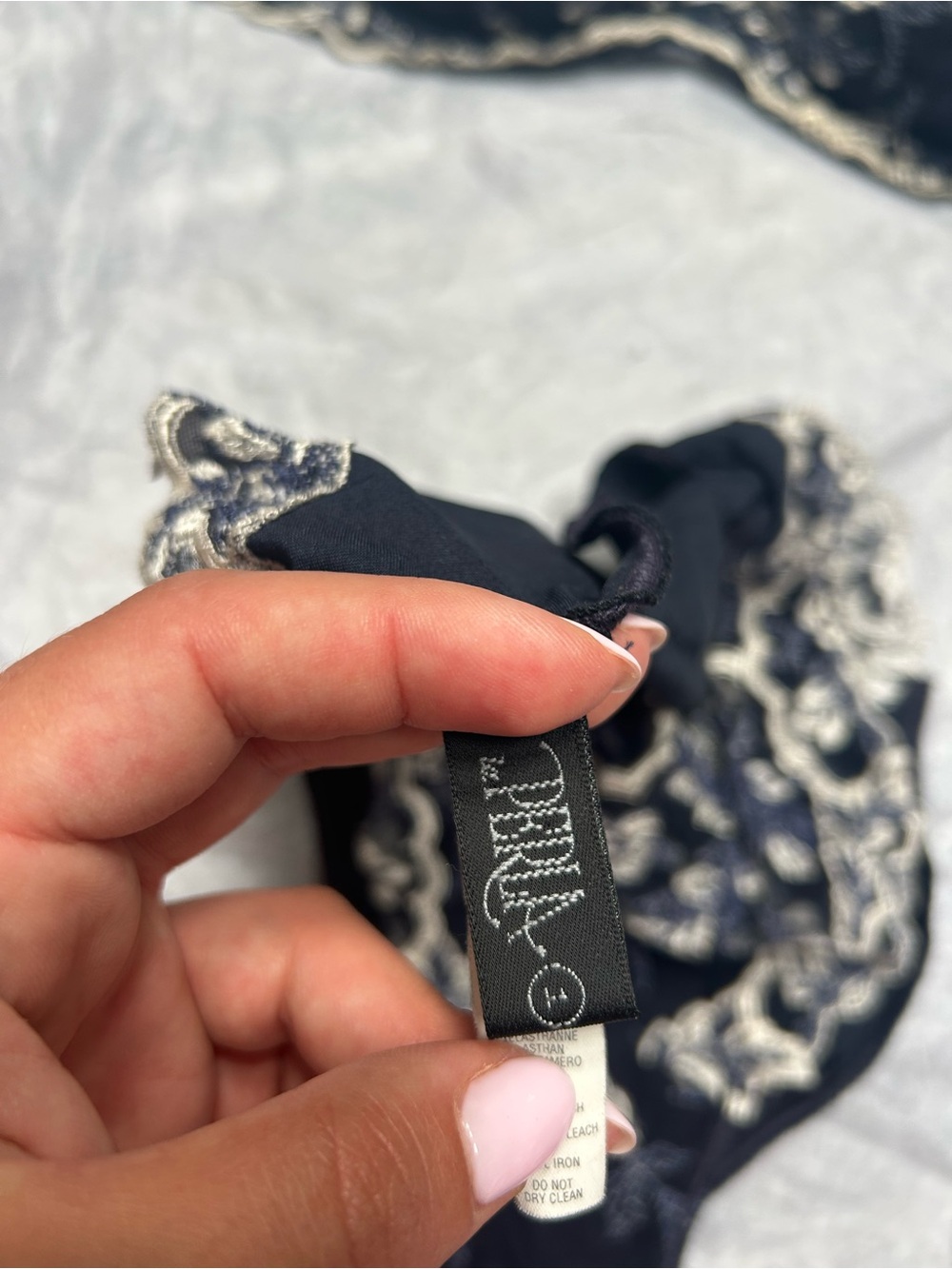 La Perla Black Floral Lace Embroidered Bra & Brief Set - Picture 3 of 8